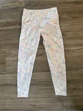 NWOT Fabletics Pastel Floral Leggings - Pink & Blue size L Regular
